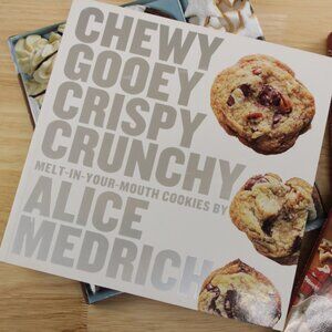 Chewy Gooey Crispy Crunchy Cookbook Baking 2/10